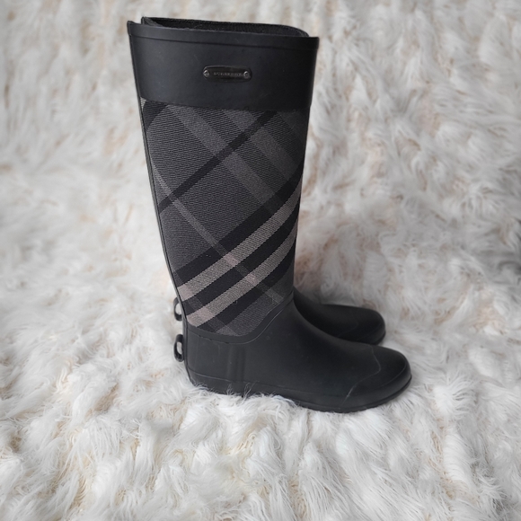 Burberry London Rainboots - Picture 2 of 4